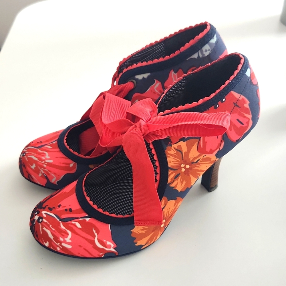 Never worn! Ruby shoo heels